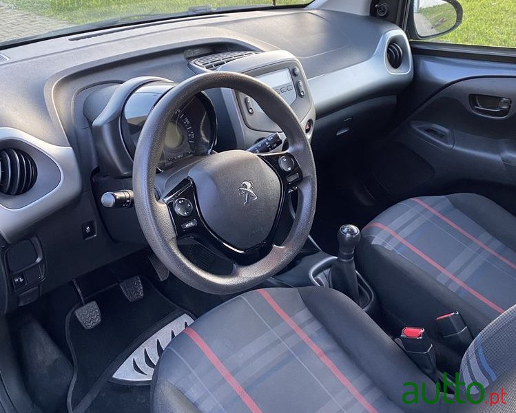 2015' Peugeot 108 1.0 Vti photo #5