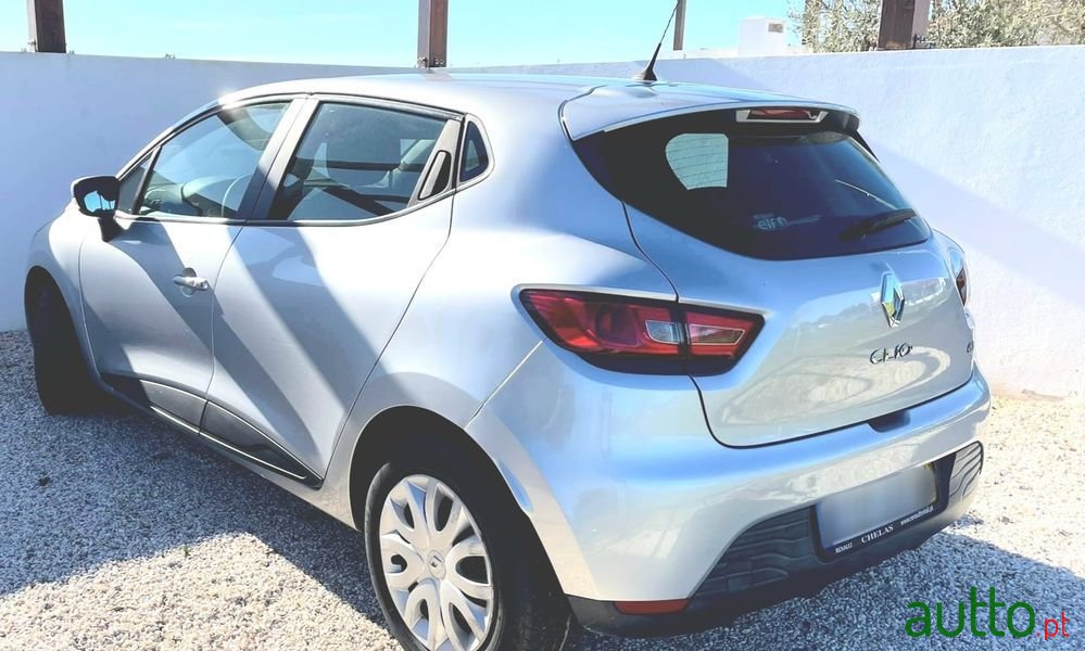 2013' Renault Clio photo #5