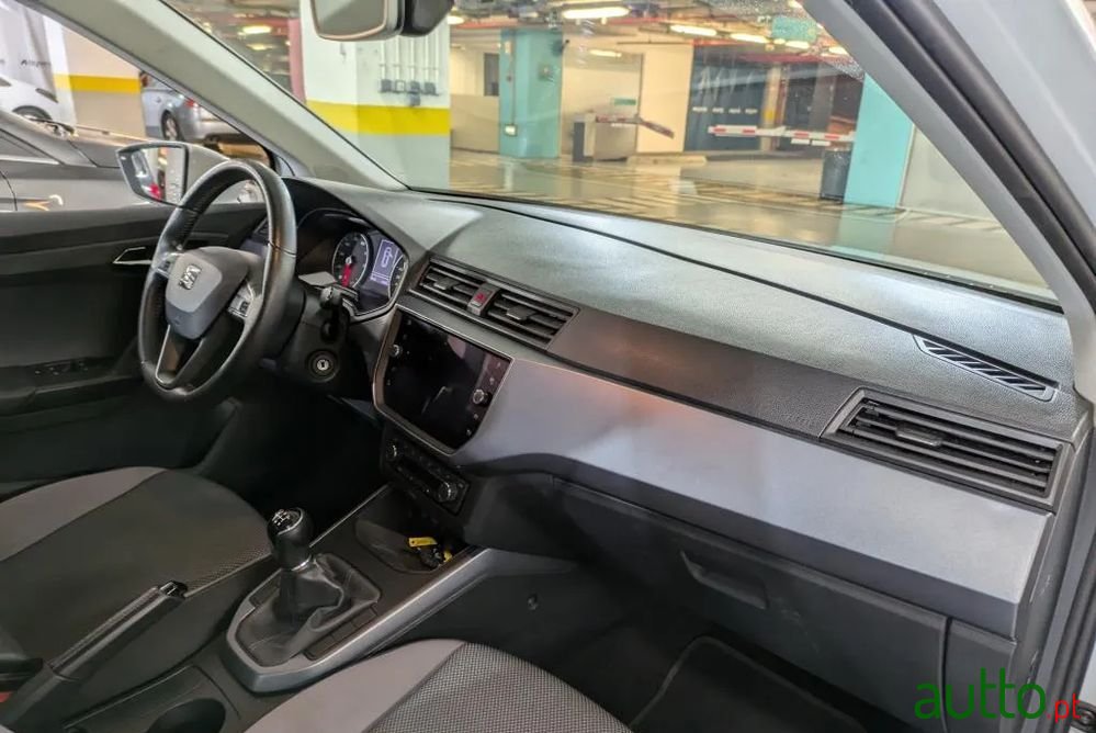 2020' SEAT Arona 1.0 Tsi Style photo #6