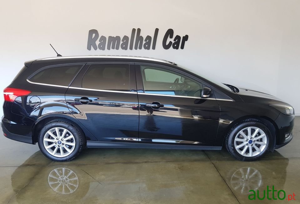 2017' Ford Focus Sw photo #3