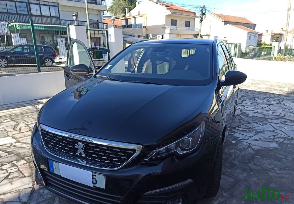 2017' Peugeot 308 Sw photo #2