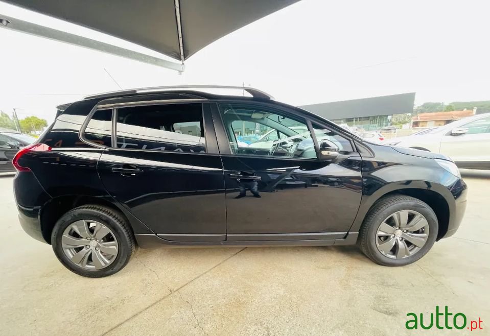 2017' Peugeot 2008 photo #3