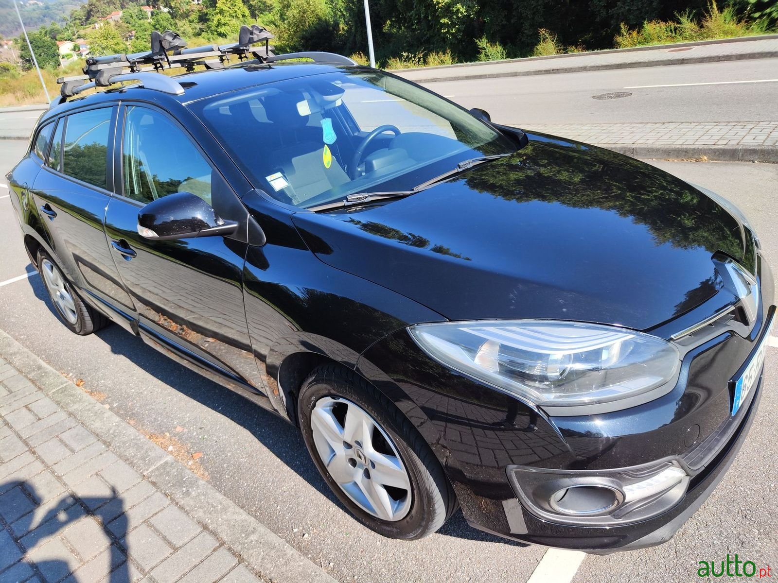 2014' Renault Megane Sport Tourer photo #2