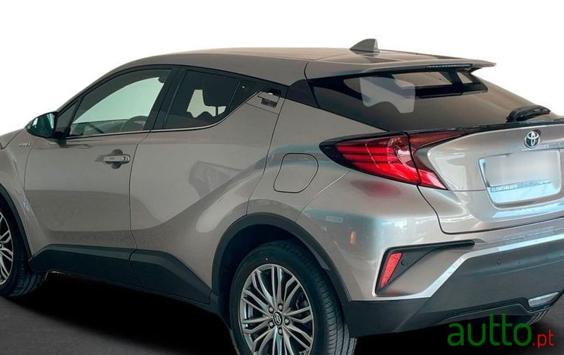 2022' Toyota C-HR photo #2