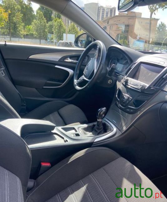 2015' Opel Insignia Sports Tourer photo #2