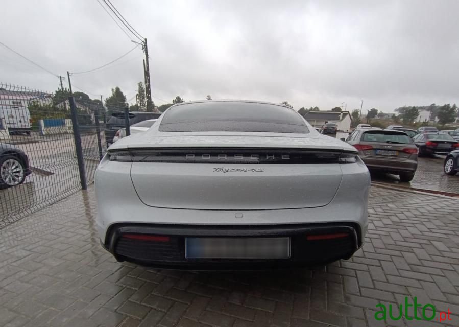 2020' Porsche Taycan 4S photo #3