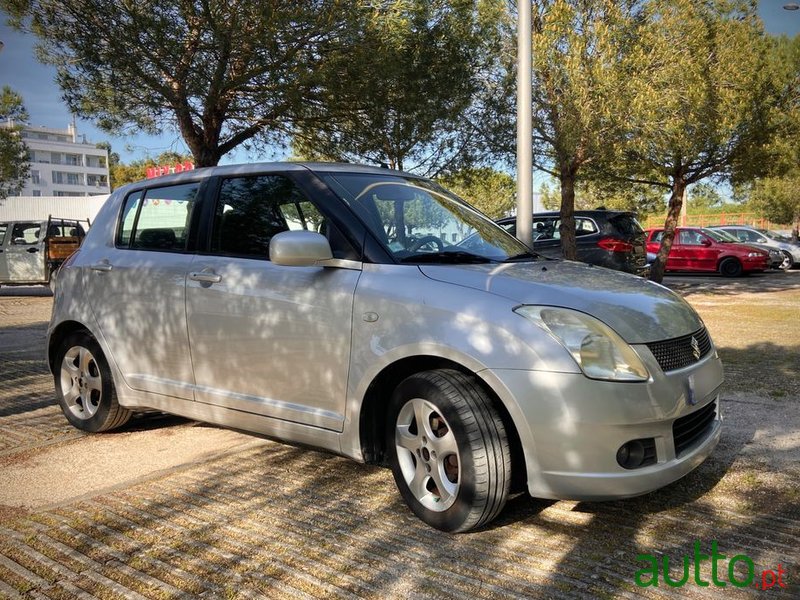 2007' Suzuki Swift photo #5