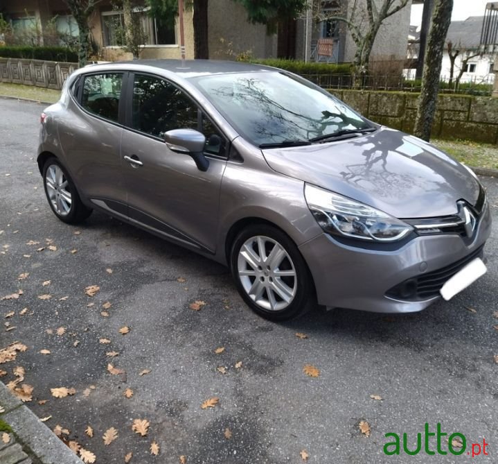 2013' Renault Clio photo #3