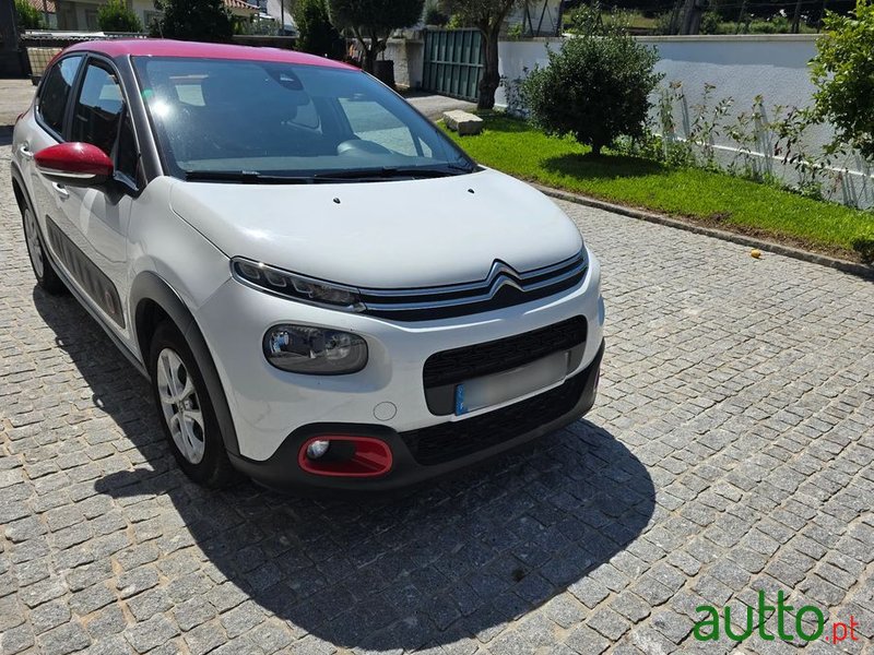 2019' Citroen C3 1.2 Puretech Feel photo #2