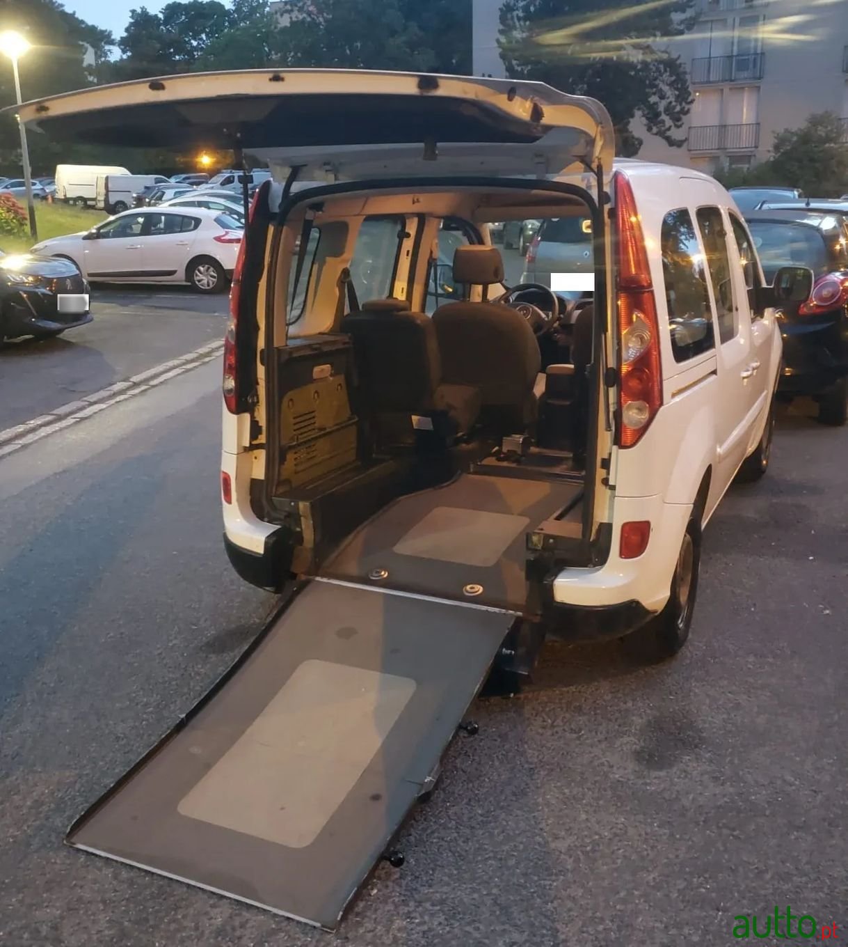 2011' Renault Kangoo photo #1