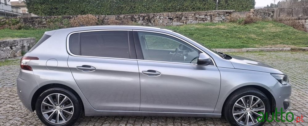 2017' Peugeot 308 photo #2