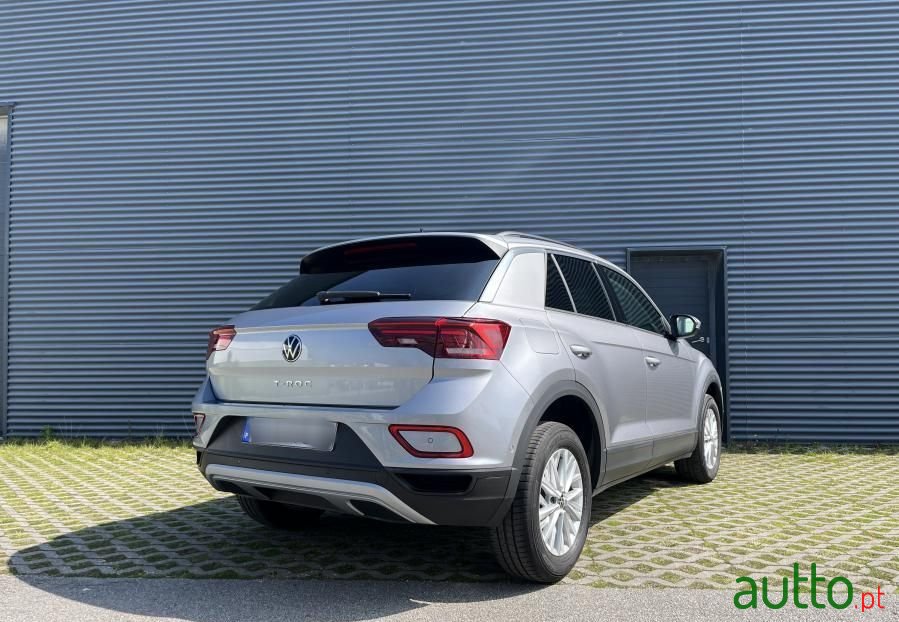 2024' Volkswagen T-Roc 1.0 Tsi Urban photo #5