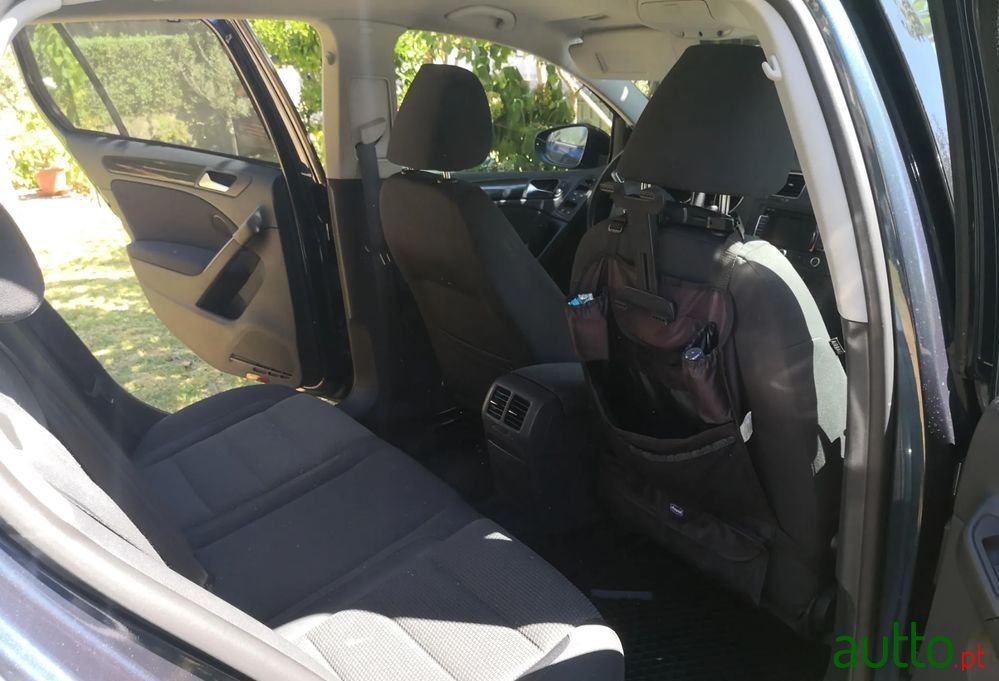 2010' Volkswagen Golf photo #4