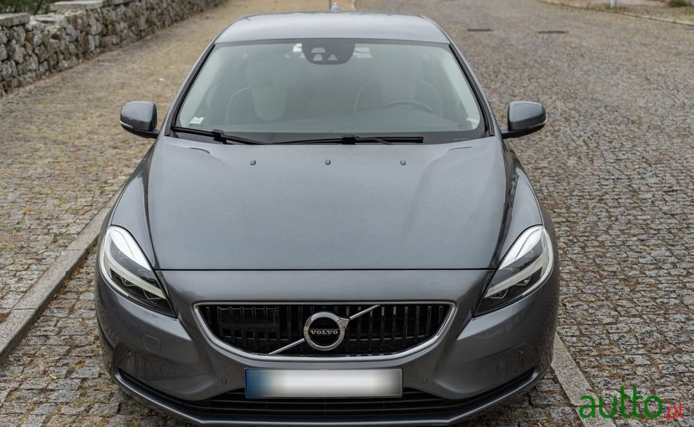 2017' Volvo V40 photo #3