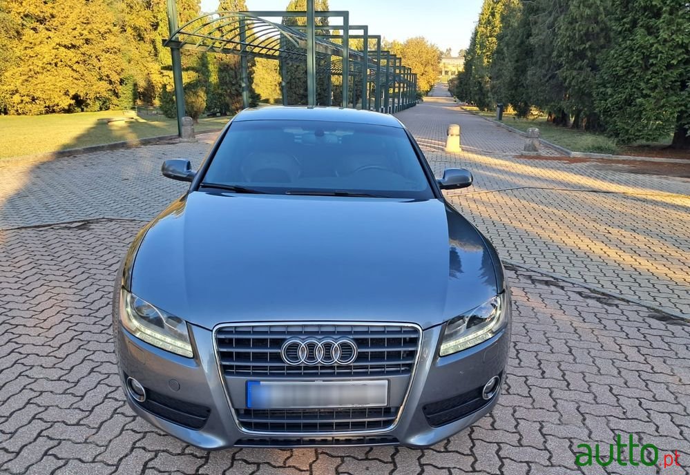 2011' Audi A5 Sportback photo #1