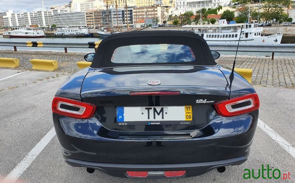 2017' Fiat 124 Spider photo #4