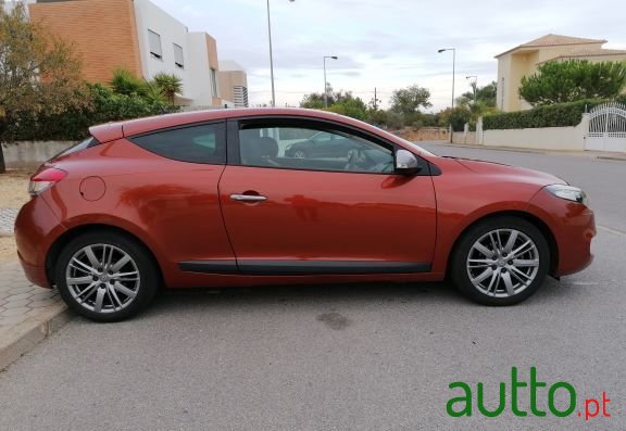 2010' Renault Megane photo #5