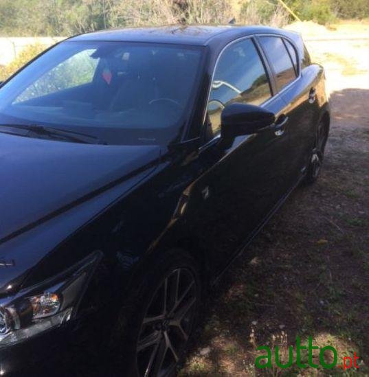 2016' Lexus CT F Sport photo #3