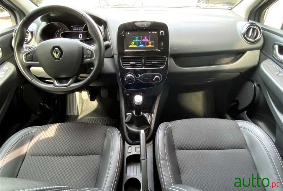 2019' Renault Clio photo #5