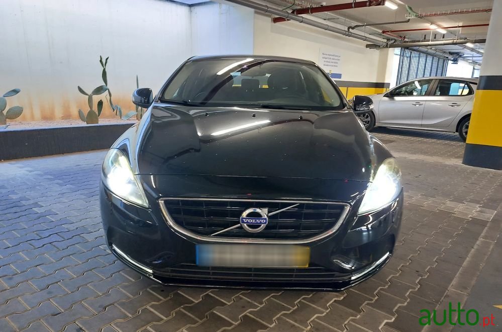 2016' Volvo V40 2.0 D2 Kinetic photo #5