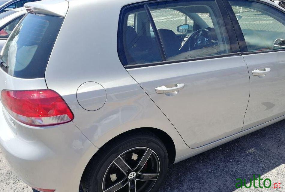 2009' Volkswagen Golf Confortline photo #2