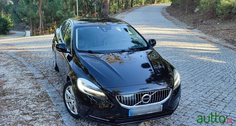 2016' Volvo V40 photo #1