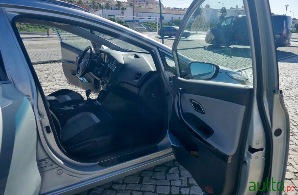 2014' Kia Ceed Sw photo #4