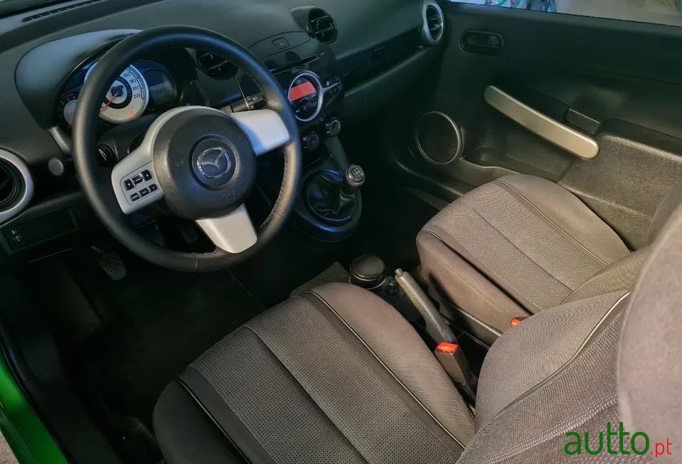 2008' Mazda 2 Sport photo #4