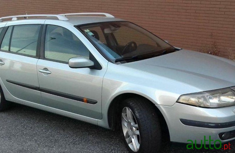 2005' Renault Laguna Break photo #2