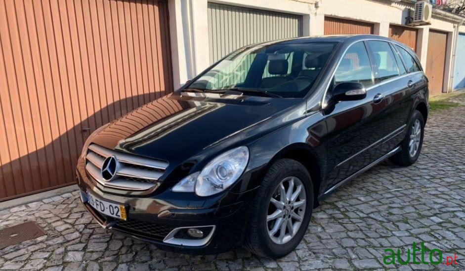 2007' Mercedes-Benz R-320 Cdi 4Matic photo #4