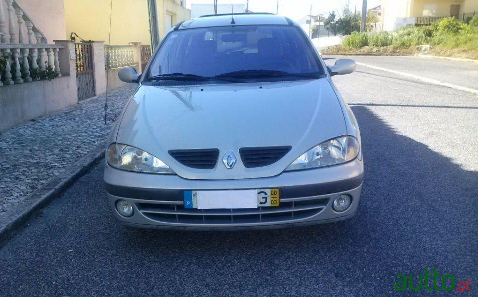 2000' Renault Megane Break photo #1