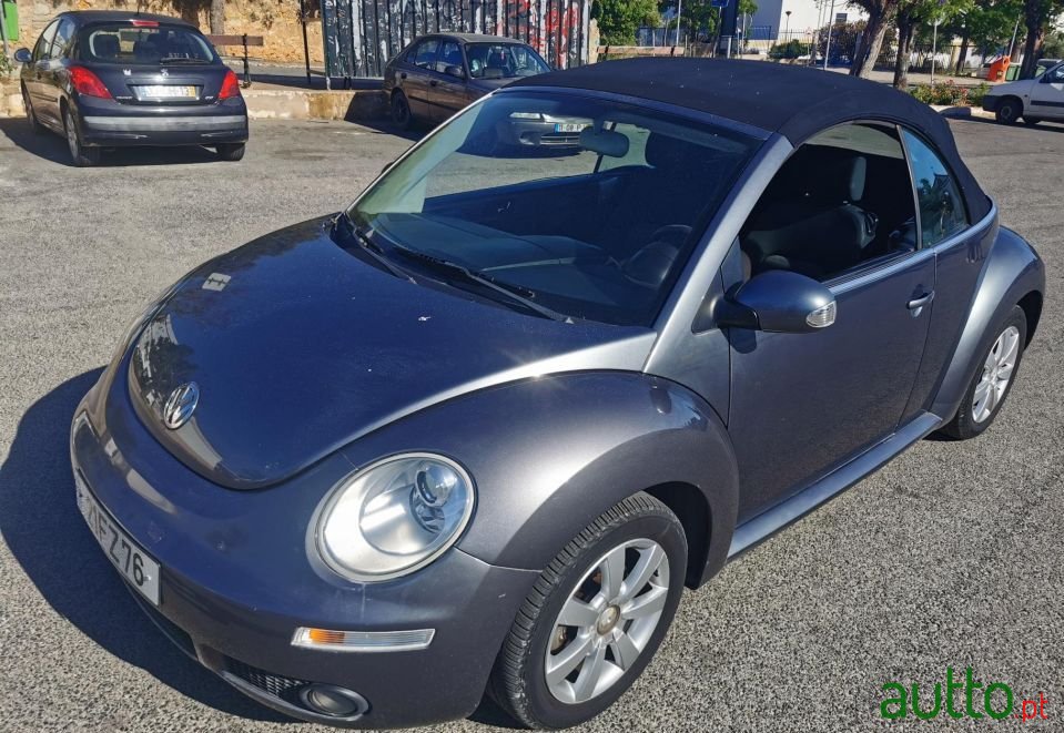 2007' Volkswagen New Beetle photo #1
