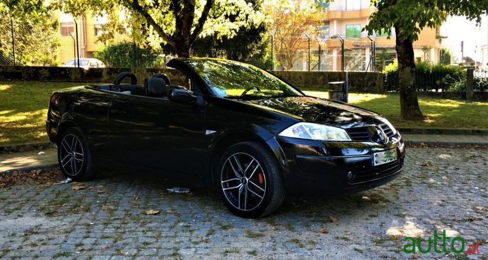 2005' Renault Megane Privilège photo #1