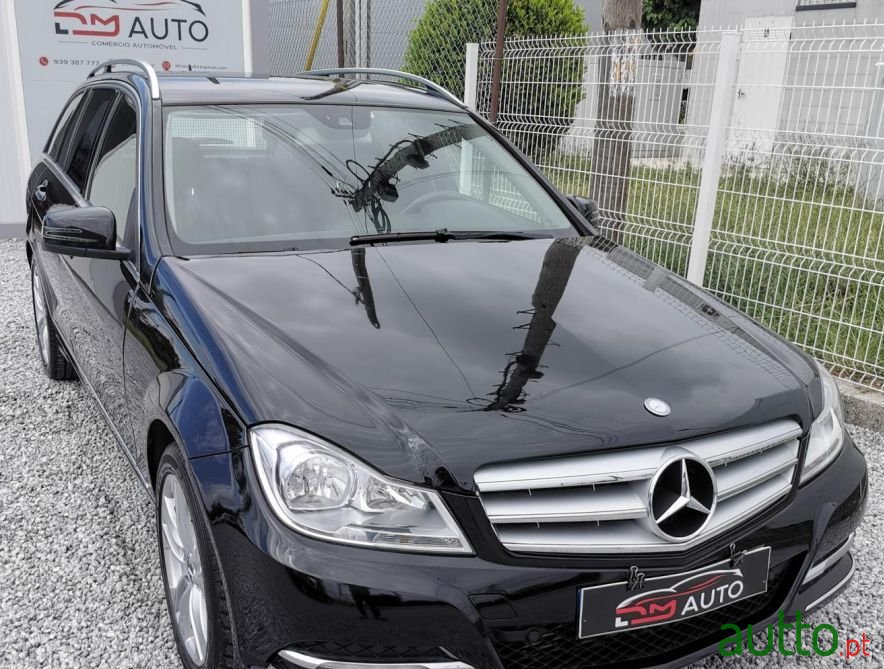 2013' Mercedes-Benz C-200 photo #1