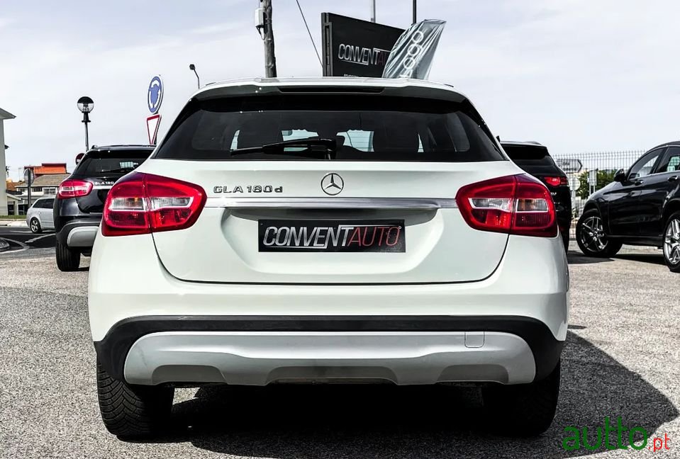 2016' Mercedes-Benz Gla-180 photo #4