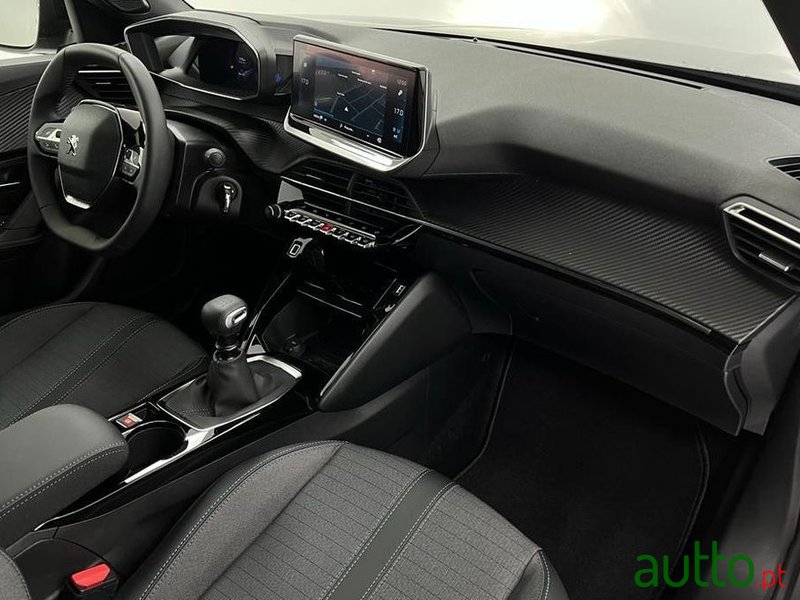 2022' Peugeot 2008 1.2 Puretech Allure photo #3