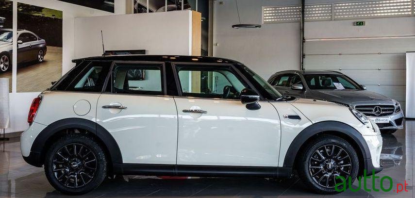 2018' MINI Cooper D 116Cv photo #3