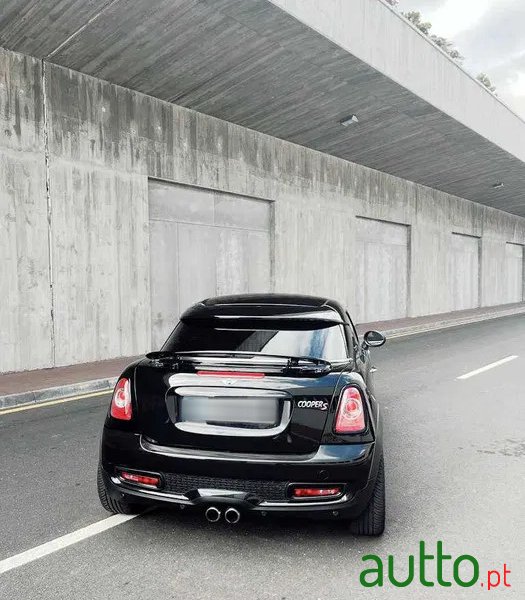 2012' MINI Cooper S photo #2