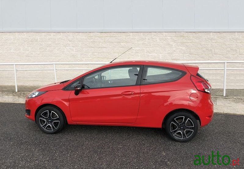 2014' Ford Fiesta photo #3