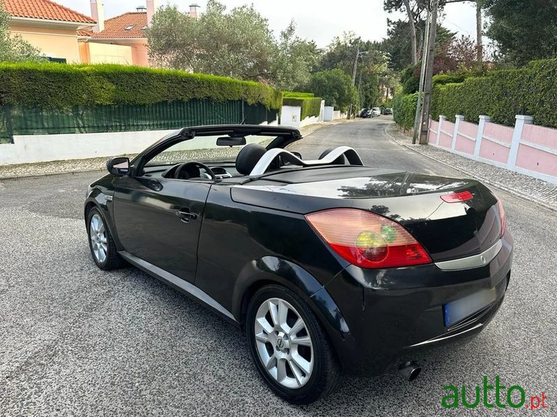 2005' Opel Tigra Twintop 1.3 Cdti photo #3