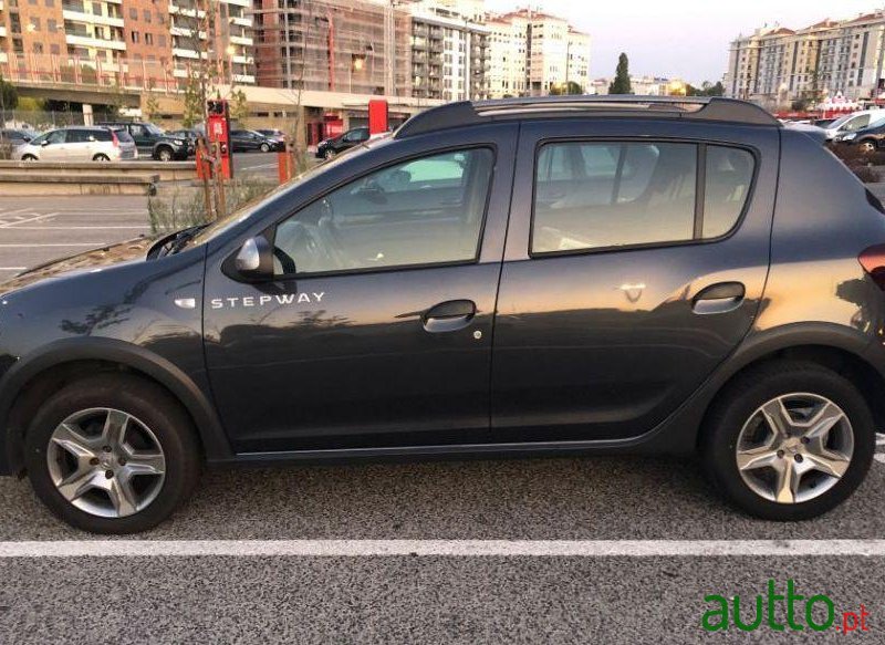 2017' Dacia Sandero Stepway photo #1