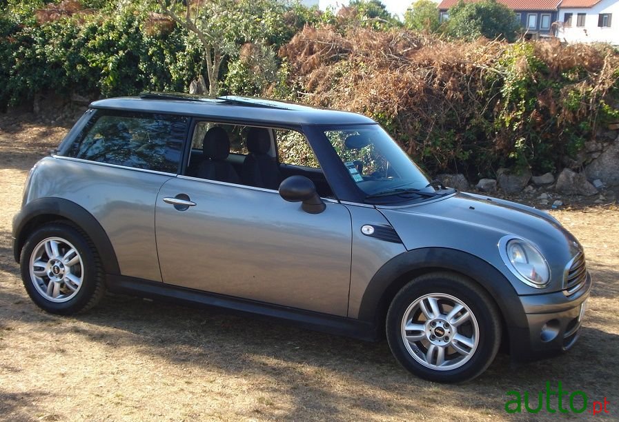 2009' MINI Cooper photo #1