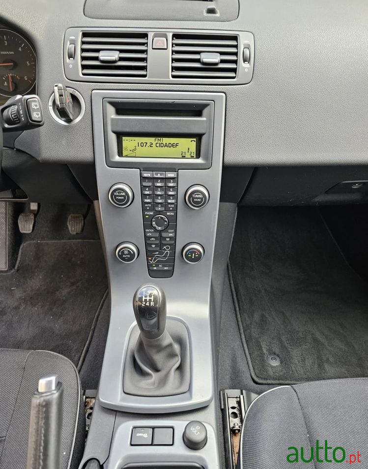 2010' Volvo V50 photo #4