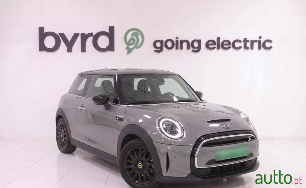2022' MINI Cooper 3 Portas photo #1