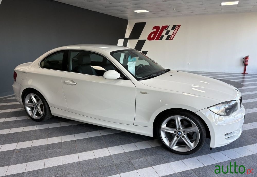 2008' BMW Série 1 photo #1