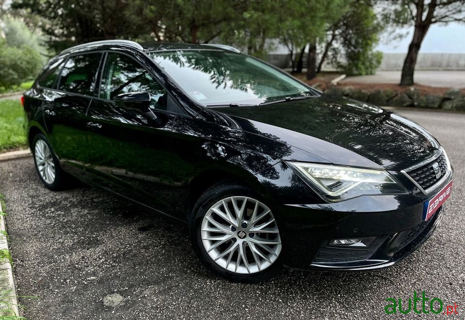 2017' SEAT Leon St photo #2