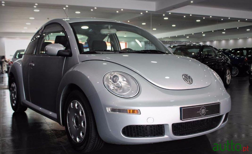 2007' Volkswagen New Beetle photo #2