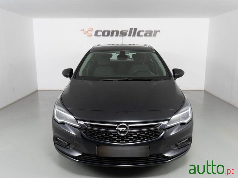 2018' Opel Astra Sports Tourer photo #2