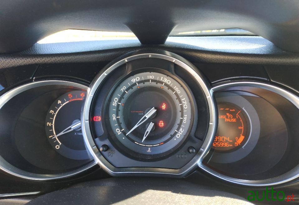 2012' Citroen DS3 photo #1