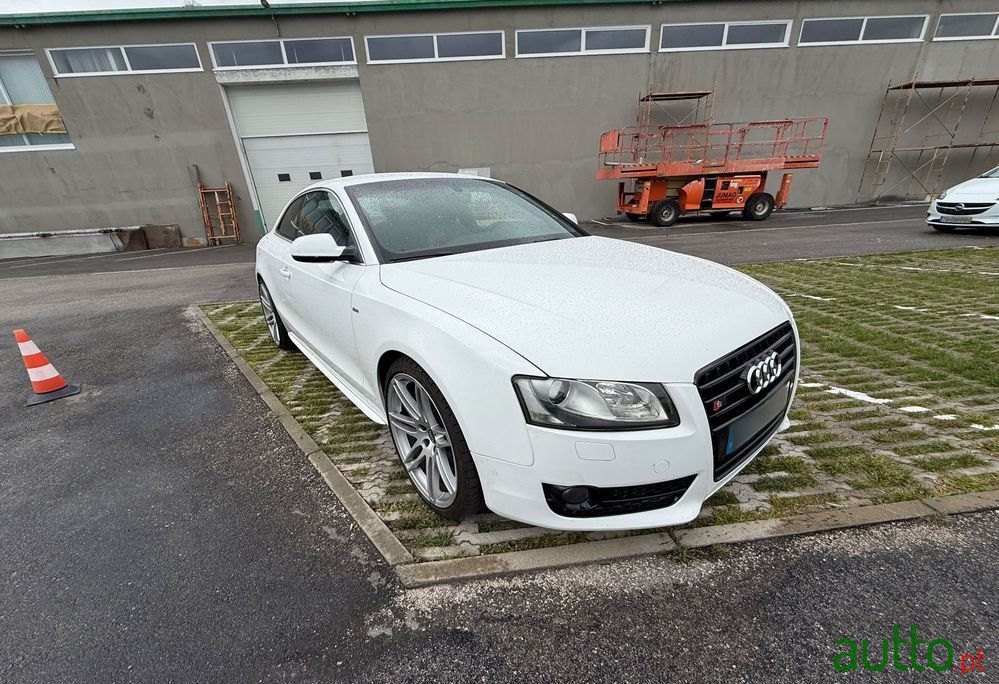 2009' Audi A5 2.0 Tfsi S-Line photo #3